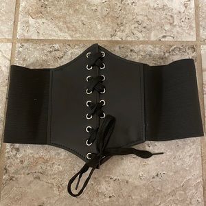 Elastic and leather corset